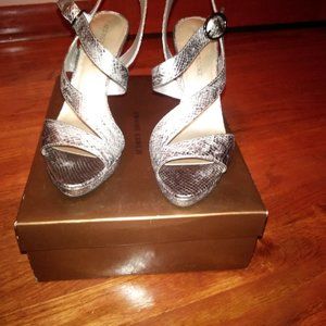 Shoes Audrey Brooke, size 9.5 Color Pewter.